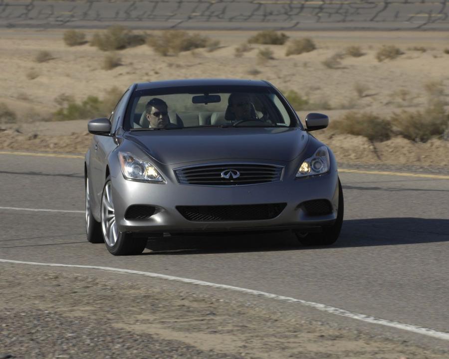  Infiniti G37 Coupe 2007 года  (фото 21 из 74)